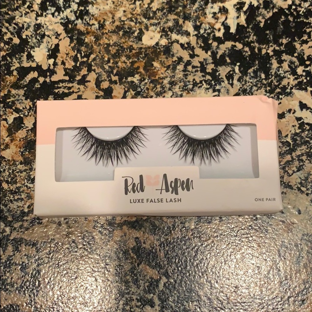Red Aspen Gigi Lashes